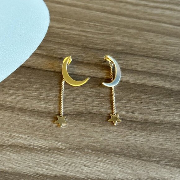 Moon Star Dangle Earrings Q304 - Picture 2 of 4